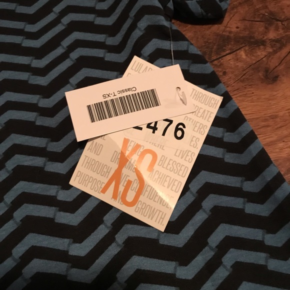 Lularoe Classic Tee - Picture 2 of 2